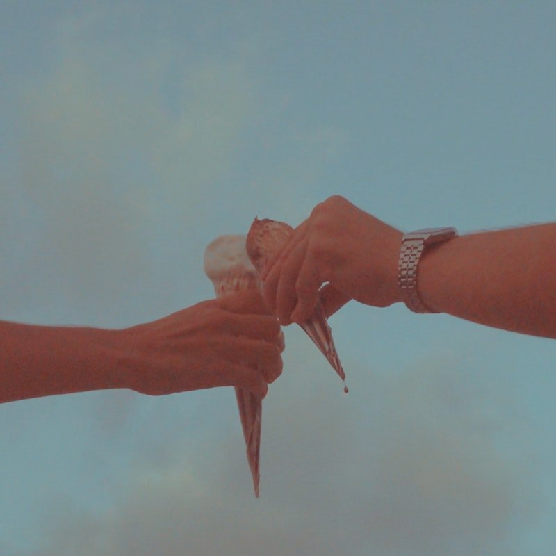 Lila ROME durante una sesión de ensayo en estudio